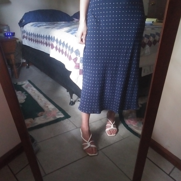 Madewell | The Perfect Midi Slip Skirt - Picture 4 of 5